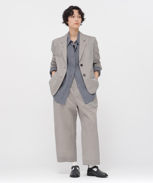 MARGARET HOWELL(マーガレットハウエル)の「FINE STRIPE COTTON SILK JACKET(テーラードジャケット・レディース・ブラック系その他/グレー系その他3・1)」の3枚目の写真