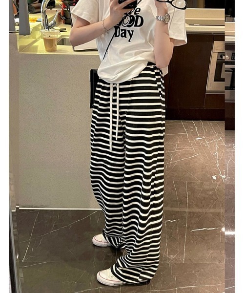 Ritzy(リッツィー)の「ボーダー柄 ワイドパンツ(その他パンツ・レディース・ブラック/ホワイト・M/S/L)」の6枚目の写真