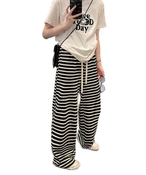 Ritzy(リッツィー)の「ボーダー柄 ワイドパンツ(その他パンツ・レディース・ブラック/ホワイト・M/S/L)」の7枚目の写真