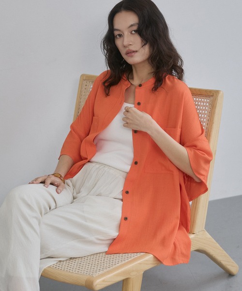 hunch(ハンチ)の「【接触冷感】麻レーヨン ドルマンオーバーシャツ(シャツ/ブラウス・レディース・オレンジ/カーキ/ブラック/アイボリー/ブラウン・FREE)」の7枚目の写真