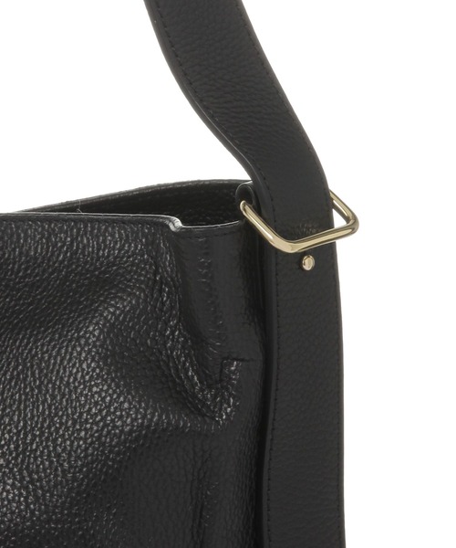 GEORGE'S(ジョージズ)の「【AULENTTI】レザーベルトBAG(ショルダーバッグ・レディース・ブラック・FREE)」の4枚目の写真
