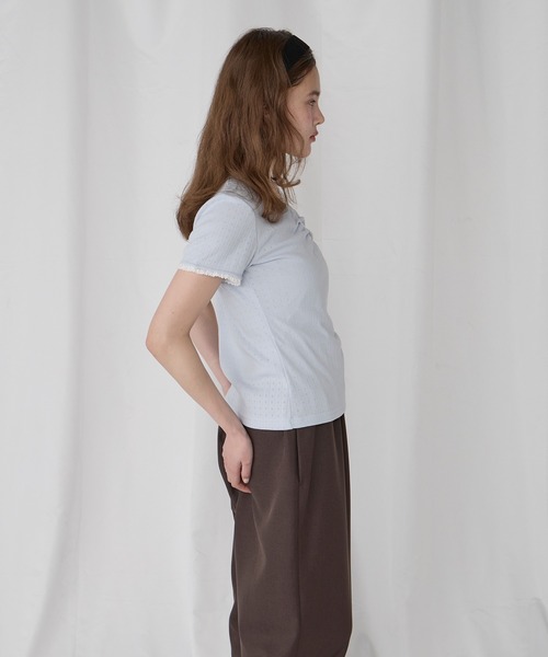 Unblend(アンブレンド)の「【Unblend】配色レース ヘンリーネック半袖Tシャツ(Tシャツ/カットソー・レディース・ブラック/ライトブルー/ピンク/杢グレー/オフホワイト・FREE)」の6枚目の写真