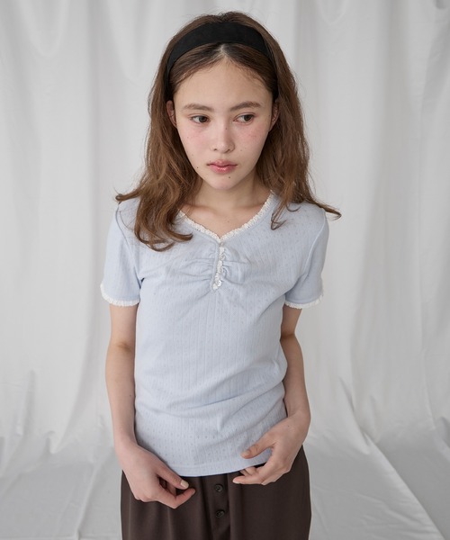 Unblend(アンブレンド)の「【Unblend】配色レース ヘンリーネック半袖Tシャツ(Tシャツ/カットソー・レディース・ブラック/ライトブルー/ピンク/杢グレー/オフホワイト・FREE)」の11枚目の写真