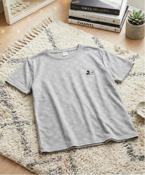 Disney(ディズニー)の「【DISNEY/ディズニー】胸ワンポイントキャラクター総柄DRYメッシュ半袖Tシャツ(吸水速乾)(Tシャツ/カットソー・レディース・ブラック/イエロー/杢グレー/サックスブルー・LARGE/MEDIUM)」の3枚目の写真