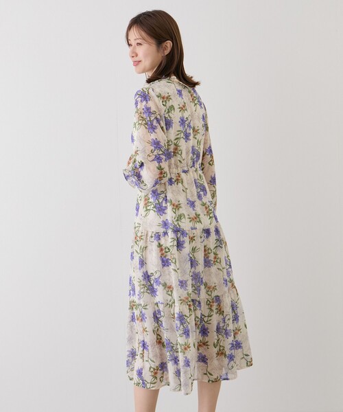 Jayro(ジャイロ)の「フリルネック花柄ワンピース(ワンピース・レディース・ホワイト系その他2・FREE)」の7枚目の写真