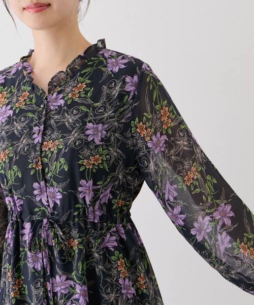 Jayro(ジャイロ)の「フリルネック花柄ワンピース(ワンピース・レディース・ホワイト系その他2・FREE)」の17枚目の写真