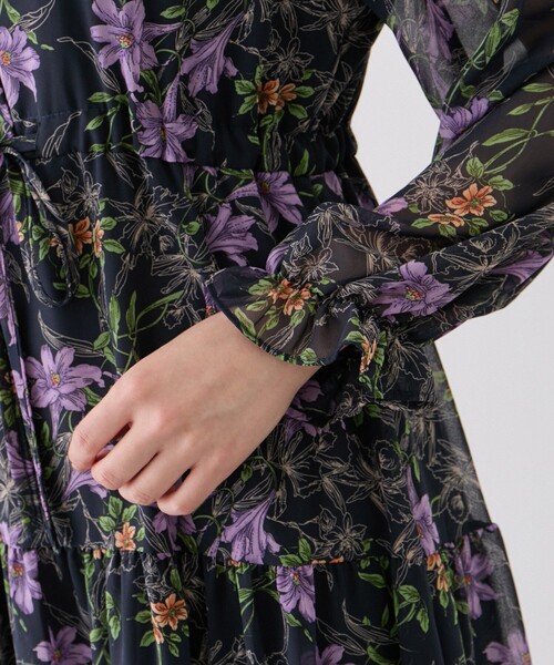 Jayro(ジャイロ)の「フリルネック花柄ワンピース(ワンピース・レディース・ホワイト系その他2・FREE)」の18枚目の写真