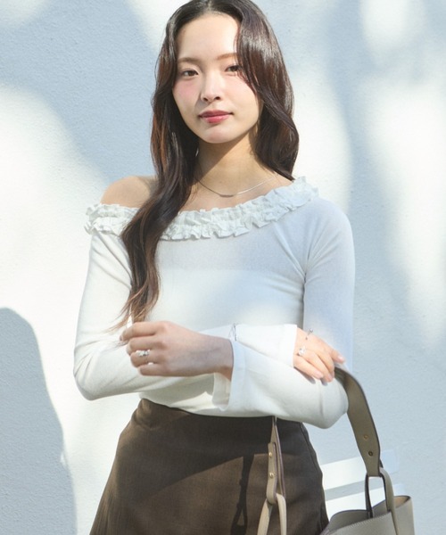 krahe(クレーエ)の「フリルネックシアーロングスリーブトップス(Tシャツ/カットソー・レディース・ホワイト/イエロー/ブラック/グレー・FREE)」の11枚目の写真