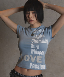 Gotter Gallery（ゴッターギャラリー）の「LOVE TYPO CROP T-SHIRTS_SKY BLUE（Tシャツ/カットソー）」