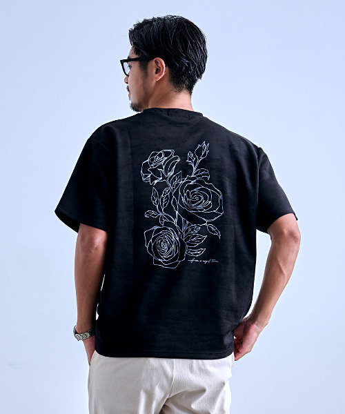 CavariA(キャバリア)の「『CavariA/キャバリア』クルーネック フェイクスウェード花半袖Tシャツ(Tシャツ/カットソー・メンズ・ブラック/オフホワイト・L/M)」の7枚目の写真