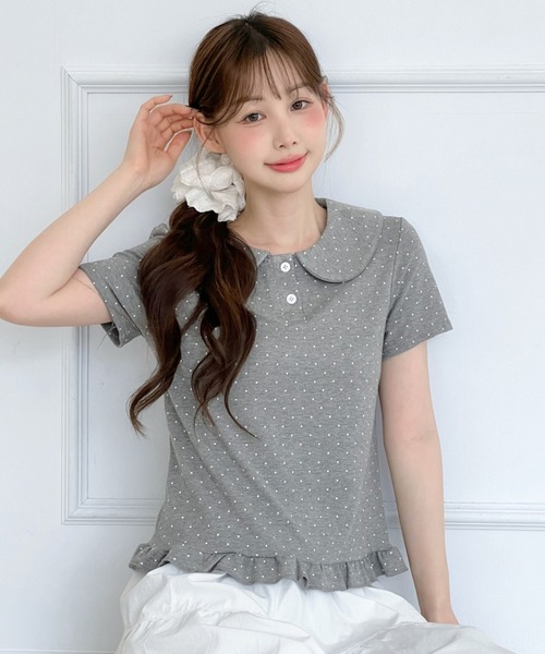 by muni:r(バイ ムニール)の「ドットカラーフリル半袖Tシャツ(Tシャツ/カットソー・レディース・チャコール/グレー/ホワイト・FREE)」の2枚目の写真