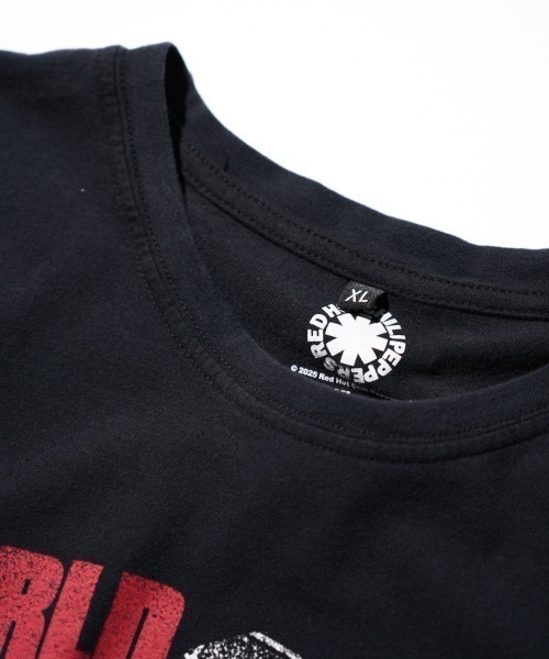 THRIFTY LOOK（スリフティールック）の「TRIFTY LOOK スリフティルック / THRIFTY"RHCP"TEE（Tシャツ/カットソー・メンズ・ブラック/ブラック系1・MEDIUM/LARGE/X-LARGE）」の7枚目の写真