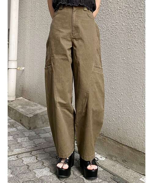 MURUA(ムルーア)の「パッチポケットバレルレッグパンツ 夏服(その他パンツ・レディース・ブラウン/カーキ・2/1)」の2枚目の写真