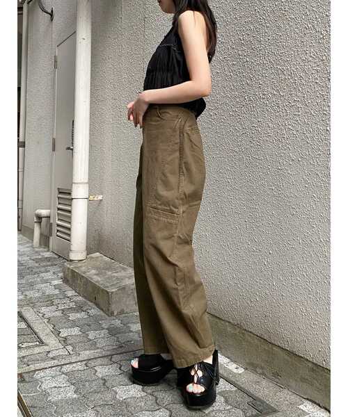 MURUA(ムルーア)の「パッチポケットバレルレッグパンツ 夏服(その他パンツ・レディース・ブラウン/カーキ・2/1)」の11枚目の写真