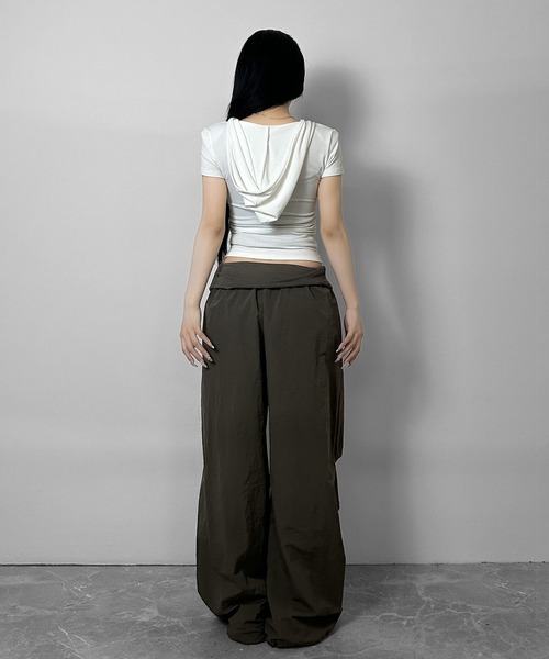 FOLLOWIN（フォロウィン）の「【 UNISEX 】フックデザインルーズワイドパンツ（スウェットパンツ・レディース・ブラック/グレー/カーキ・FREE）」の6枚目の写真