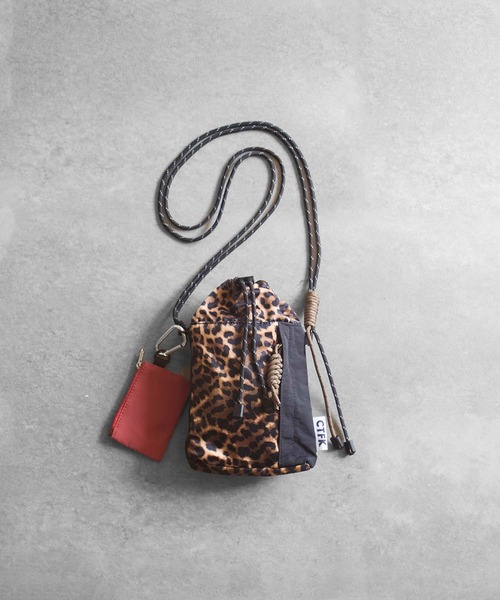 CONTROL FREAK)NYLON HANDY SHOULDER LEOPARD（ショルダーバッグ