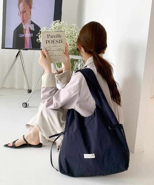 LA VORAGINE(ラ ヴォラジネ)の「4 色展開 ナイロン リボントートバッグ 大容量 レディース 通勤用(トートバッグ・レディース・ライトグレー/ピンク/レッド/ネイビー・FREE)」の18枚目の写真