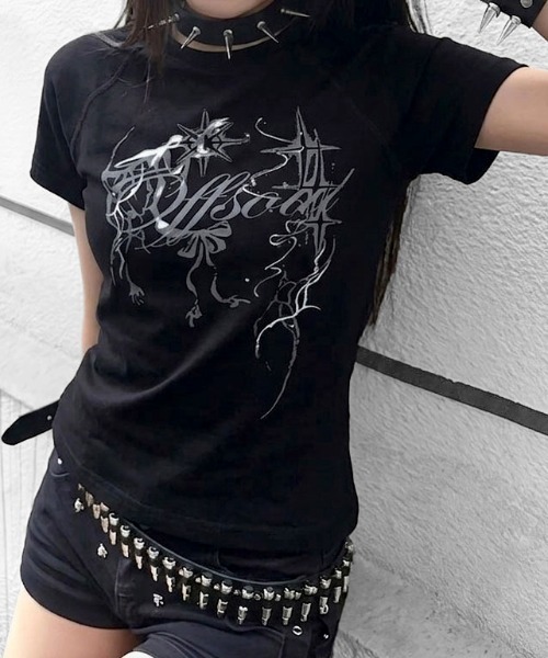 SHEPP(シープ)の「Y2Kデザイン サイバーロゴ タイトフィット半袖Tシャツ(Tシャツ/カットソー・レディース・ブラック/ホワイト・M/S)」の2枚目の写真