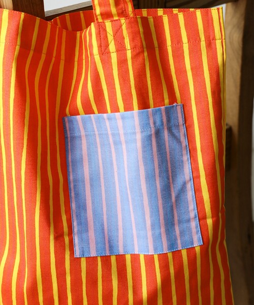 marimekko(マリメッコ)の「marimekko / piccolo トートバッグ(トートバッグ・レディース・ネイビー/オレンジ・ONE SIZE)」の16枚目の写真