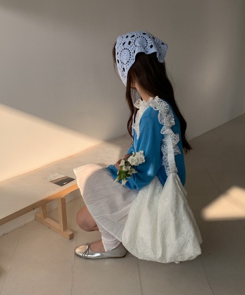 NoBelle(ノベル)の「花柄フリルショルダーバック 肩掛けバック/トートバック(ショルダーバッグ・レディース・ブラック/ブルー/ホワイト・FREE)」の5枚目の写真