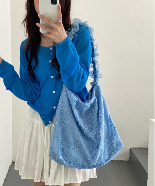 NoBelle(ノベル)の「花柄フリルショルダーバック 肩掛けバック/トートバック(ショルダーバッグ・レディース・ブラック/ブルー/ホワイト・FREE)」の8枚目の写真