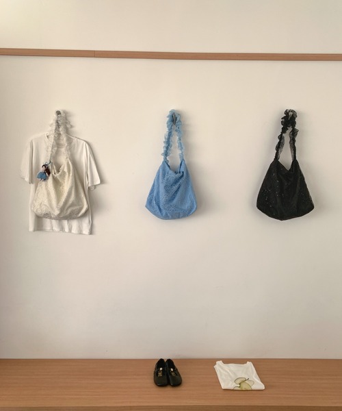 NoBelle(ノベル)の「花柄フリルショルダーバック 肩掛けバック/トートバック(ショルダーバッグ・レディース・ブラック/ブルー/ホワイト・FREE)」の21枚目の写真