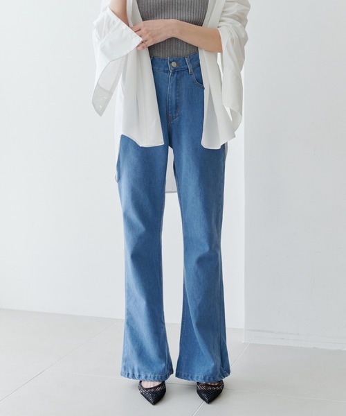 Olume (オリュム)の「セミフレアデニムパンツ(デニムパンツ・レディース・ブルー・M/S)」の2枚目の写真