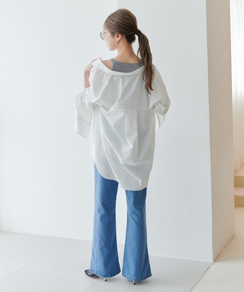 Olume (オリュム)の「セミフレアデニムパンツ(デニムパンツ・レディース・ブルー・M/S)」の19枚目の写真