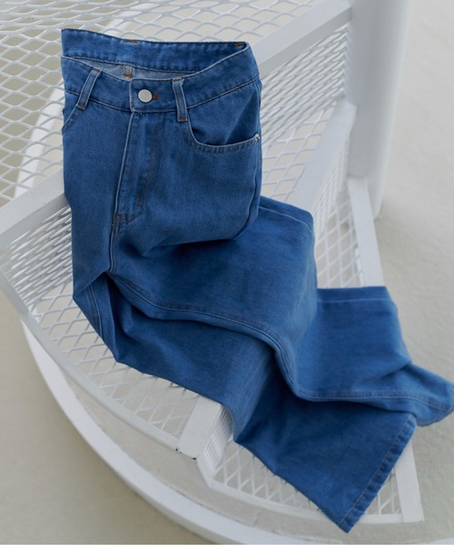 Olume (オリュム)の「セミフレアデニムパンツ(デニムパンツ・レディース・ブルー・M/S)」の5枚目の写真
