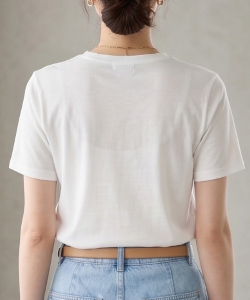 Belta attrice(ベルタアトリーチェ)の「【接触冷感】ハイツイストコットン フライス編み クルーネック Tシャツ 薄手インナー/半袖(Tシャツ/カットソー・レディース・ホワイト/グレー/カーキ/ブルー/ダークネイビー/ラベンダー/イエロー/スモークピンク/ダークオレンジ/ブラック・FREE)」の19枚目の写真