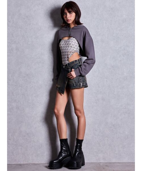 GYDA(ジェイダ)の「ハイウエストWRAPスカートライクデニムショートパンツ(デニムパンツ・レディース・インディゴブルー/ライトブルー/ブルー・SMALL/MEDIUM)」の9枚目の写真