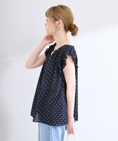 B.C STOCK(ベーセーストック)の「手洗い可 / シアードットフレンチフリルトップス(シャツ/ブラウス・レディース・ネイビー/アイボリー/ブラウン・FREE)」の9枚目の写真