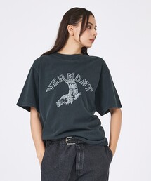 REMI RELIEF（レミレリーフ）の「【REMI RELIEF / レミレリーフ】SP加工 / VERMONT ロゴTシャツ / ユニセックス（Tシャツ/カットソー）」