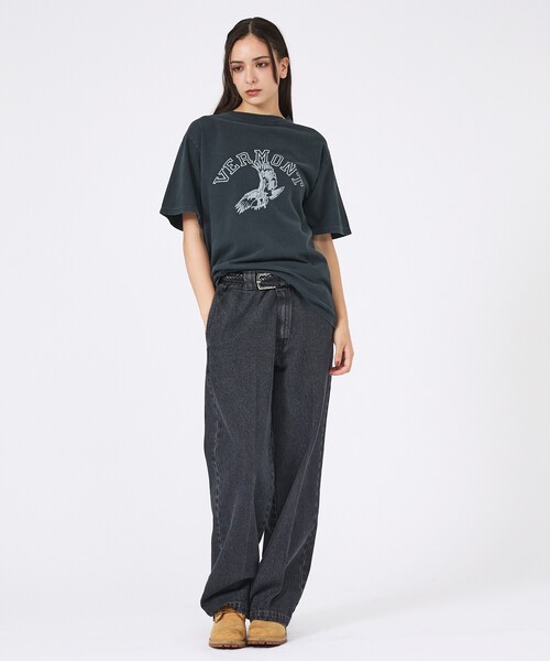REMI RELIEF(レミレリーフ)の「【REMI RELIEF / レミレリーフ】SP加工 / VERMONT ロゴTシャツ / ユニセックス(Tシャツ/カットソー・メンズ・オフホワイト/ブラック/イエロー・M/L/XL)」の4枚目の写真