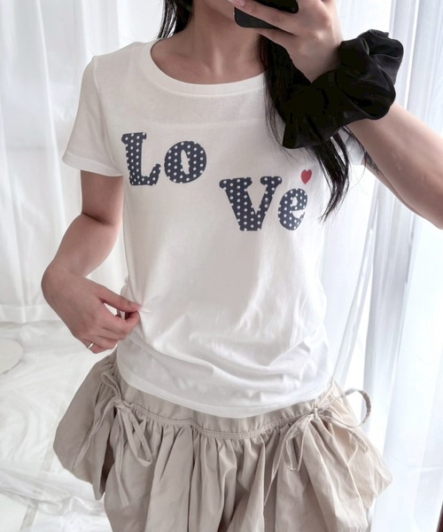 cuorequal（クオレコール）の「ドットいっぱいハートプリントショート丈半袖Tシャツ（Tシャツ/カットソー・レディース・ホワイト・WM）」の2枚目の写真