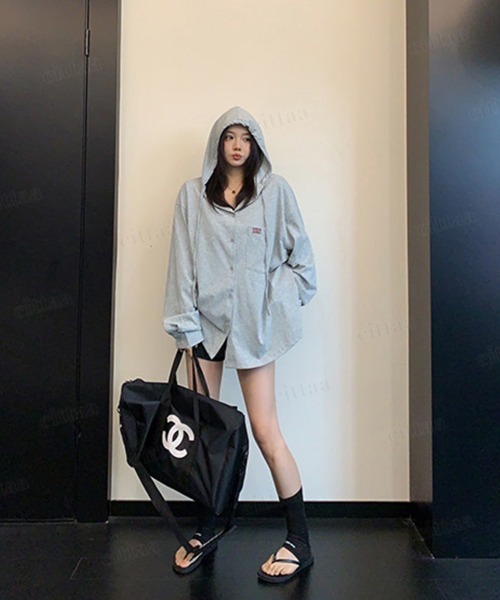 Dalfwin(ダールフィン)の「韓国ファッション OISIS刺繍ロゴ入りフード付き長袖シャツ(Tシャツ/カットソー・レディース・ホワイト/グレー・FREE)」の10枚目の写真