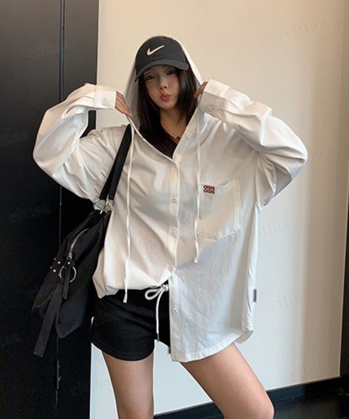 Dalfwin(ダールフィン)の「韓国ファッション OISIS刺繍ロゴ入りフード付き長袖シャツ(Tシャツ/カットソー・レディース・ホワイト/グレー・FREE)」の7枚目の写真