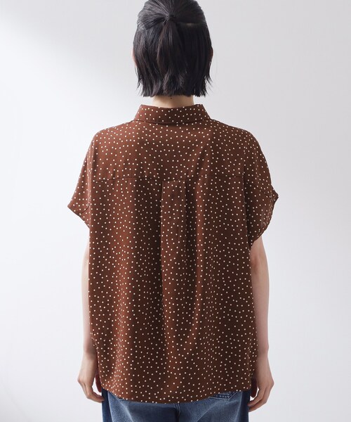 THE SHOP TK （ザ ショップ ティーケー ）の「大人のためのドット柄 襟付きブラウス（シャツ/ブラウス・レディース・アイボリー系/ダークブラウン系/ブラック系・12/13）」の17枚目の写真