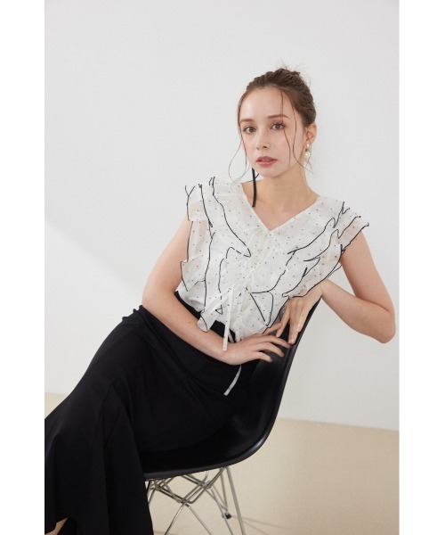rienda（リエンダ）の「フリルシアーブラウス 夏服　秋服（シャツ/ブラウス・レディース・ブラック/ホワイト系その他/マルチ/ベージュ・FREE）」の5枚目の写真