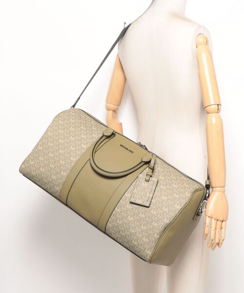 MICHAEL KORS(マイケルコース)の「COOPER ダッフルバッグ - Mkシグネチャー(ボストンバッグ・メンズ・グリーン系・FREE)」の5枚目の写真