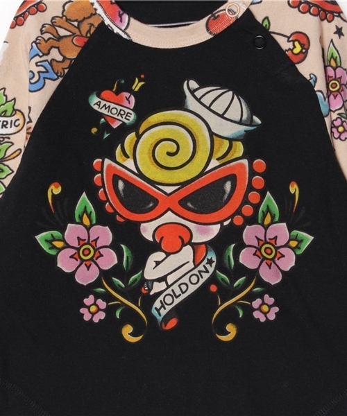 HYSTERIC MINI（ヒステリックミニ）の「BABY TATOO総柄ViscotexラグランロングTシャツ（Tシャツ/カットソー・キッズ・ホワイト/ブラック/ベージュ・90）」の8枚目の写真