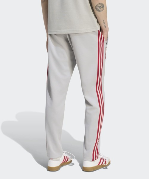 adidas(アディダス)の「リバプールFC オリジナルス トラックパンツ / アディダス adidas(スウェットパンツ・メンズ・グレー・XX-LARGE/XXX-LARGE/LARGE/MEDIUM/SMALL/X-LARGE)」の2枚目の写真