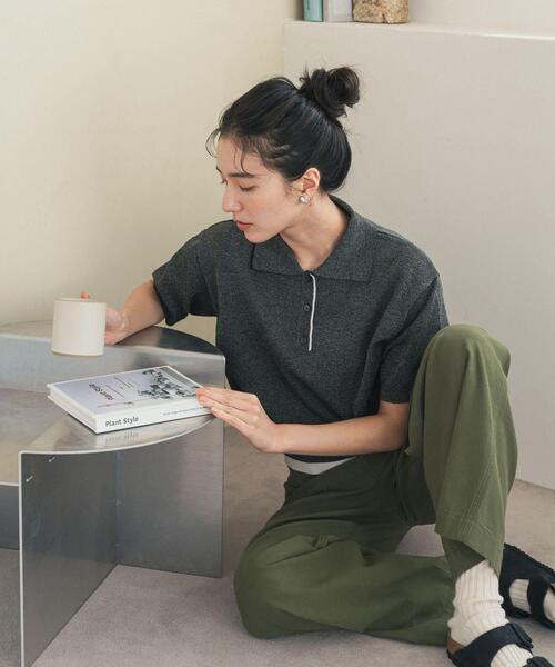 URBAN RESEARCH DOORS（アーバンリサーチドアーズ）の「『一部WEB限定カラー』配色ニットポロシャツ | サマーニット/半袖ニット/ポロニット/カジュアル（ポロシャツ・レディース・チャコールグレー/ベージュ/ネイビー/ブラウン・FREE）」の8枚目の写真