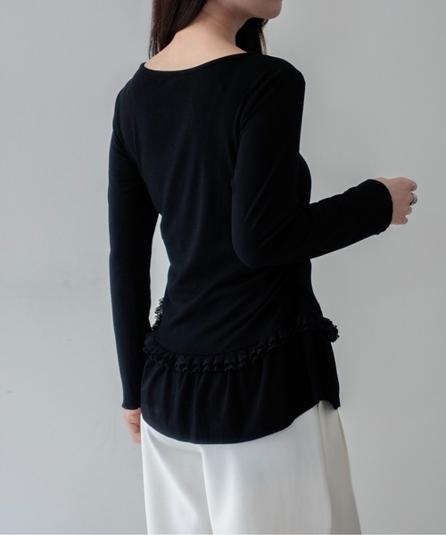on:nue(オンニュ)の「【on:nue】ウエストフリルヘンリーネックカットソー /26-27 AW COLLECTION(Tシャツ/カットソー・レディース・ブラック/ホワイト・FREE)」の9枚目の写真
