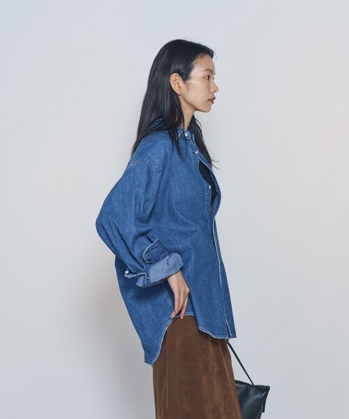 NEEDBY heritage(ニードバイヘリテージ)の「<NEEDBY heritage×1er Arrondissement>【別注】デニムシャツ"Sophie"(シャツ/ブラウス・レディース・インディゴブルー・38/36)」の2枚目の写真