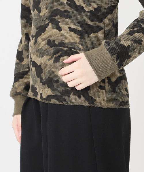 JOINT WORKS(ジョイントワークス)の「スリムフィット カモ サーマル ロンT / J Slim Camo Thermal L/S(Tシャツ/カットソー・レディース・カーキ/ピンク・SMALL/MEDIUM)」の8枚目の写真