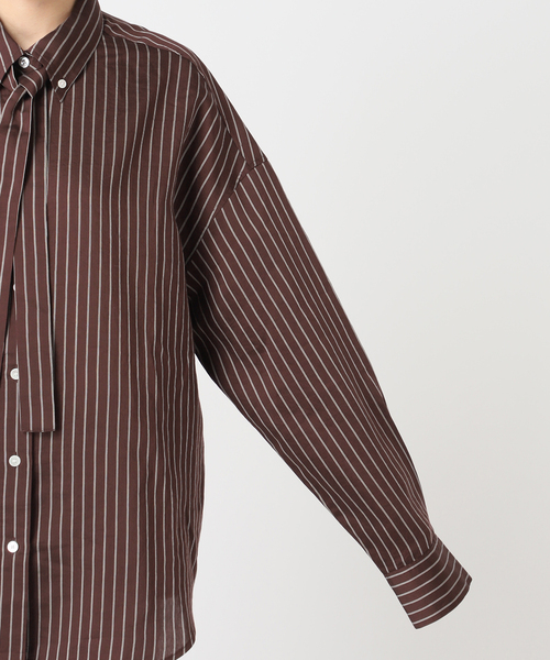 U by SPICK&SPAN（ユーバイスピックアンドスパン）の「ボタンダウンボウタイシャツ（シャツ/ブラウス・レディース・ブラウン/カーキ/パープル・FREE）」の4枚目の写真