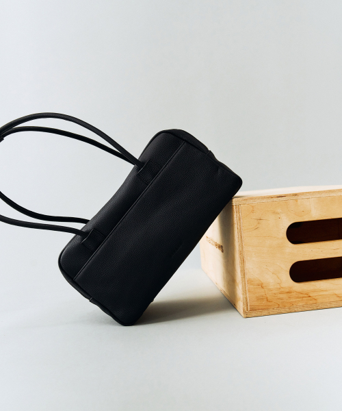 SIYAZU（シヤジュ）の「SIAC3137 Puff Bag_Black（ショルダーバッグ・レディース・ブラック・ONE）」の3枚目の写真