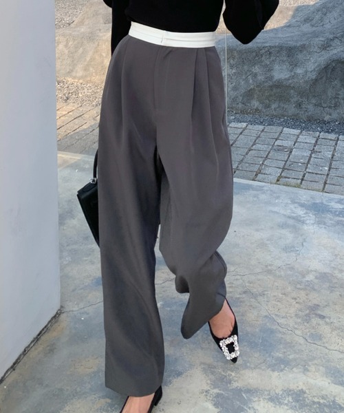BIRTHDAY BASH(バースデイバッシュ)の「TEAGAN WAIST COLOR TUCK PANTS(ティーガン ウエストカラータックパンツ)(スラックス・レディース・グレー/ネイビー/ブラック・M/S/L)」の2枚目の写真
