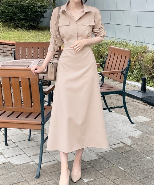 Aelina(エリナ)の「長袖襟付きバックシャーリングティアードワンピース(ワンピース・レディース・ブラック/モカ・FREE)」の16枚目の写真